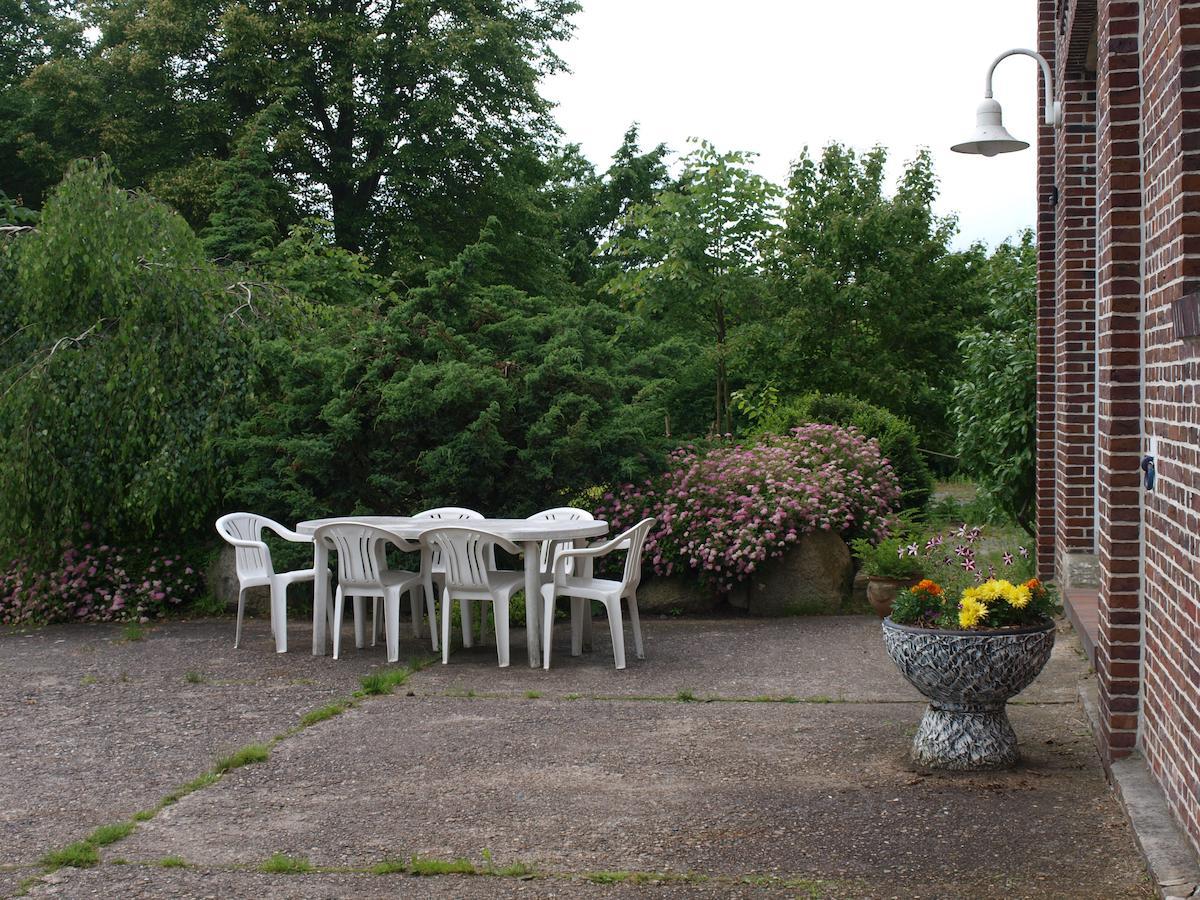 Hotel Gut Harlinghausen Ovelgonne Exterior foto
